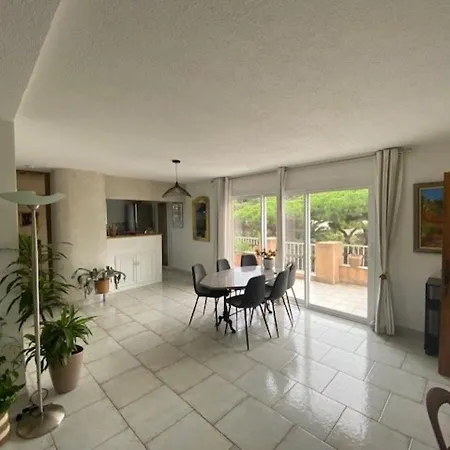 Maxime Semaphore : De T4, Piscine, Terrasse, Clim, Proche - Fr-1-226-531 Apartment