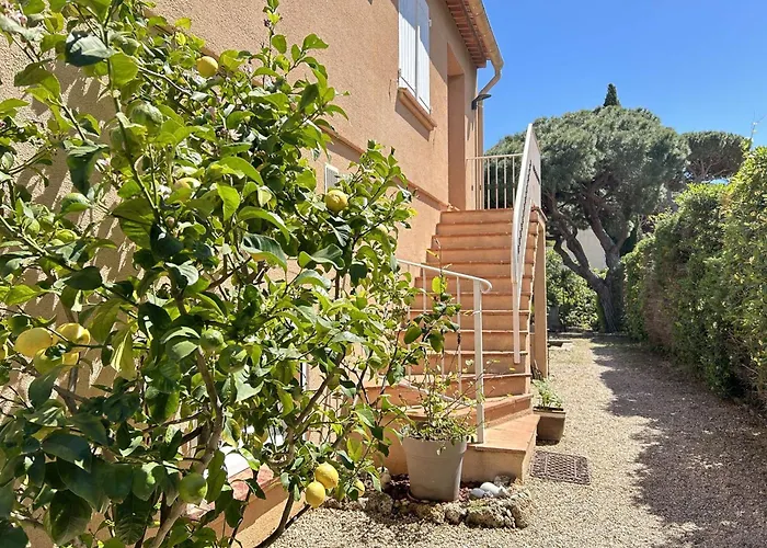 Apartment Maxime Sémaphore : De T4, Piscine, Terrasse, Clim, Proche - Fr-1-226-531 *